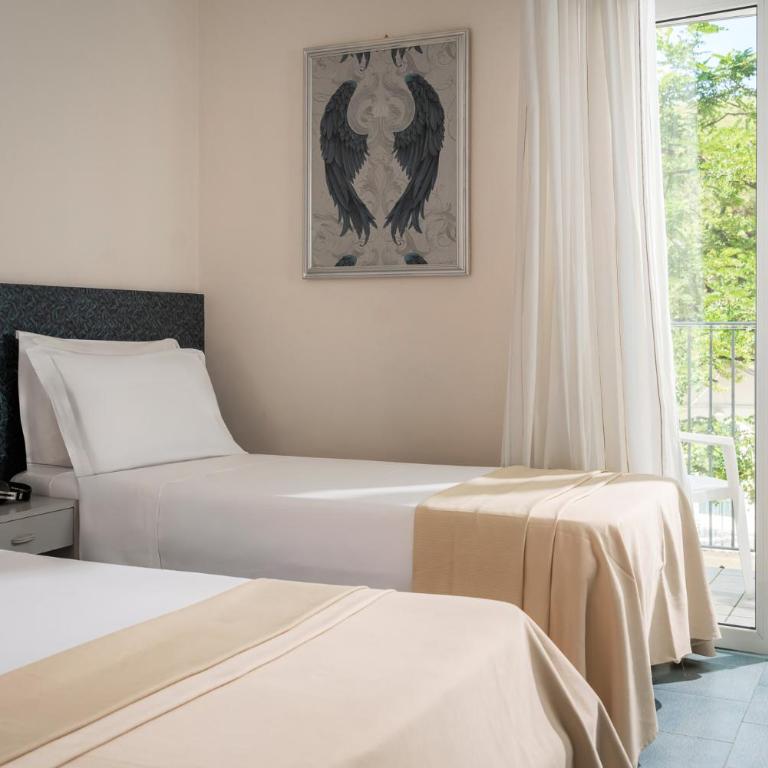 Hotel Falco - Classic Quadruple Room - 9