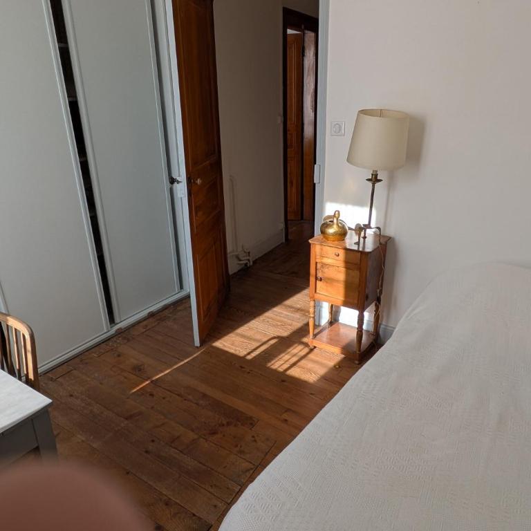 VILLA VICTORIA - À 50 METRES DES ALLÉES D'ETIGNY, AU CALME - CENTRAL & STANDING - Parking inclus - Maison 5 Chambres - 25