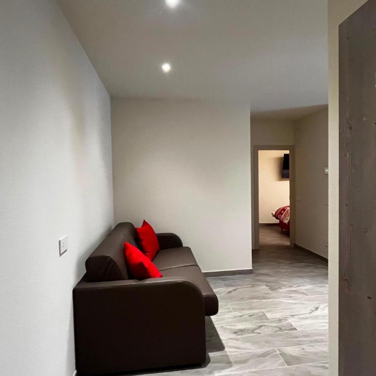 Lampone & Mirtillo Suites - Appartamento con 1 Camera da Letto, Balcone e Vista Montagna - 3