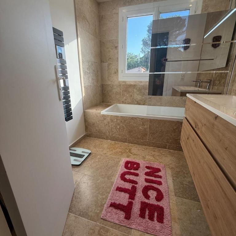 Premium Apartment with Private Jacuzzi - Three-Bedroom Apartment - 13