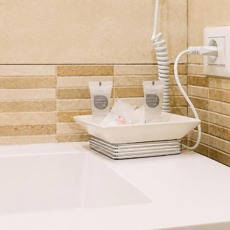 Villa Angelina - Camera Matrimoniale con Bagno Privato - 16