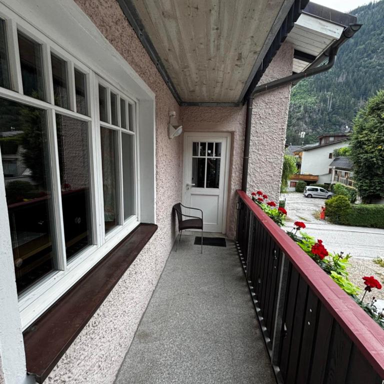 Appartements Dr. Geisler - Three-Bedroom Apartment with Shower - 14