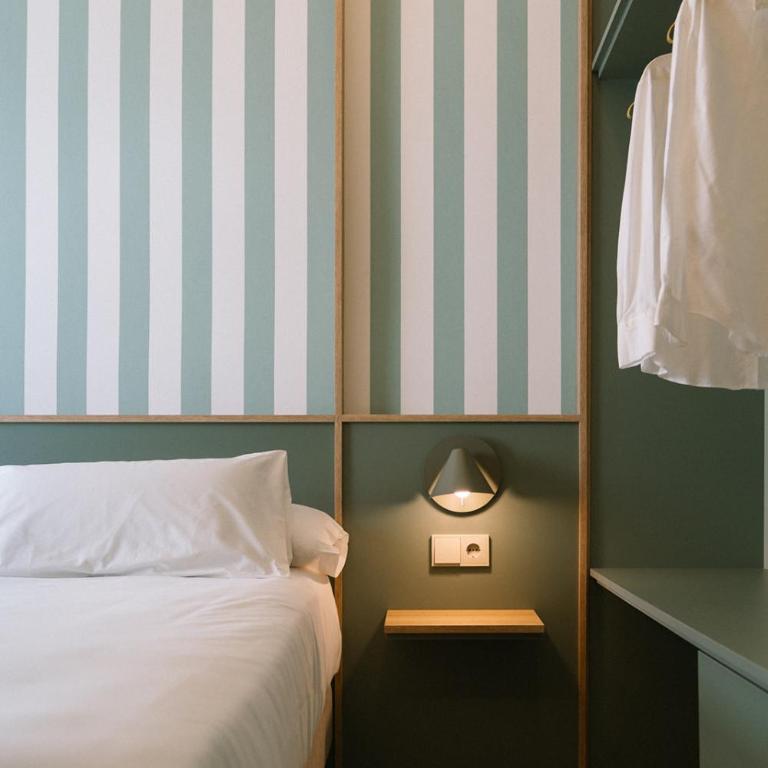 Hotel Can Solé - Habitación Doble Deluxe - 8