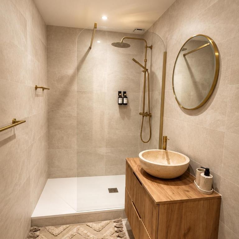 Villa Occitane - Elegant 6 Bedroom House with Garden - Seven-Bedroom House - 8
