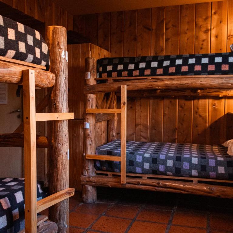 Periko´s Youth Hostel - Cama en habitación compartida mixta de 4 camas - 2