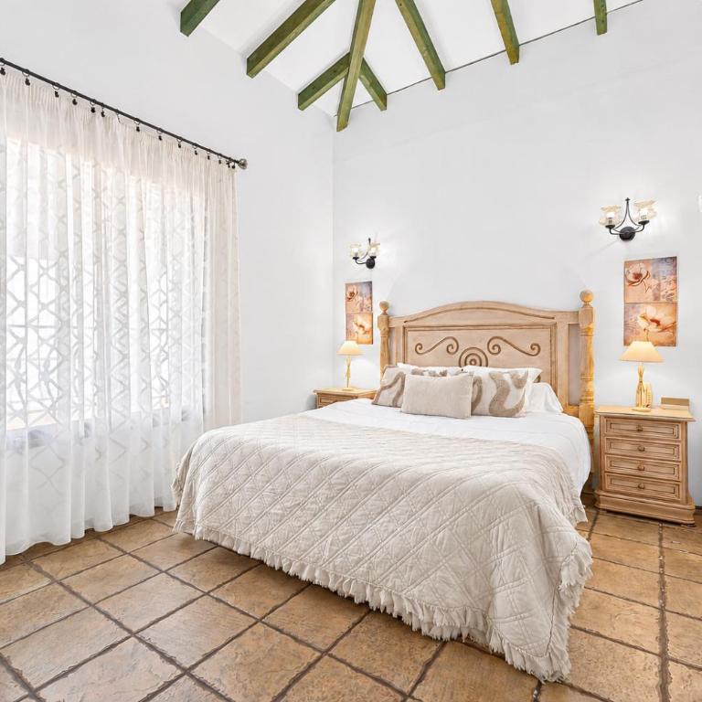 CERCADO DEL MEDIO, CHALET con PISCINA PRIVADA - Villa avec Piscine Privée - 13