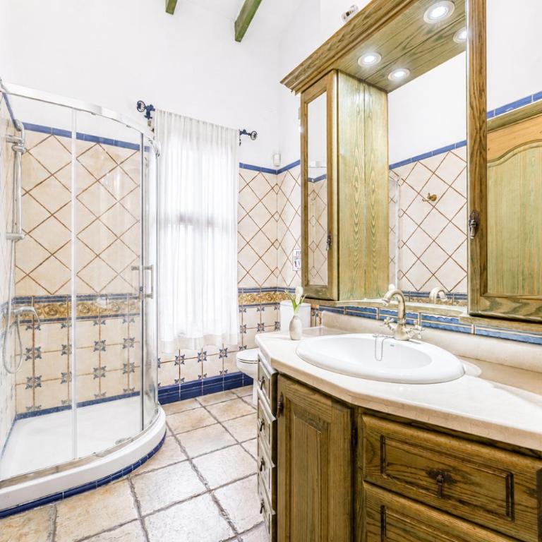CERCADO DEL MEDIO, CHALET con PISCINA PRIVADA - Villa avec Piscine Privée - 16