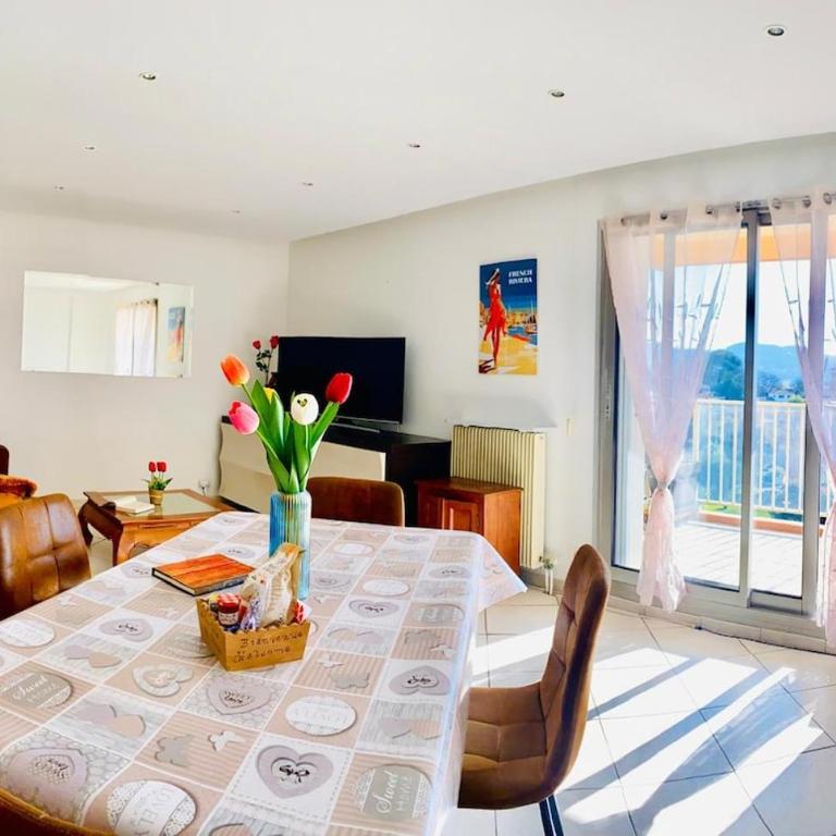 Vue panoramique, spacieux et lumineux appartement - La Joie de Vivre - Appartement 2 Chambres - 4