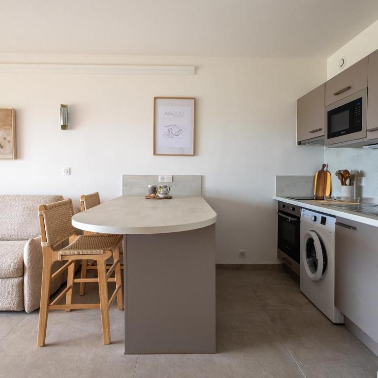 Studio grand confort-Marinella-Face mer-Terrasse - Appartement 1 Chambre - 12
