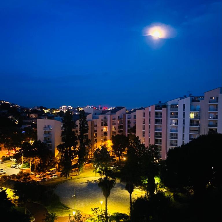 Vue panoramique, spacieux et lumineux appartement - La Joie de Vivre - Appartement 2 Chambres - 3