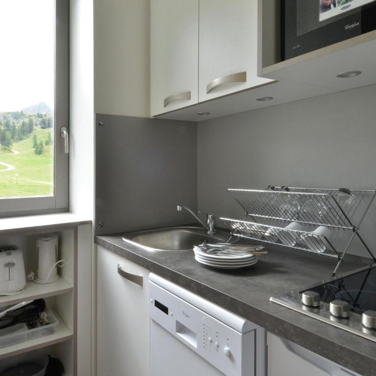 Studio divisible lumineux, proche pistes, balcon, animaux admis - Studio - 15
