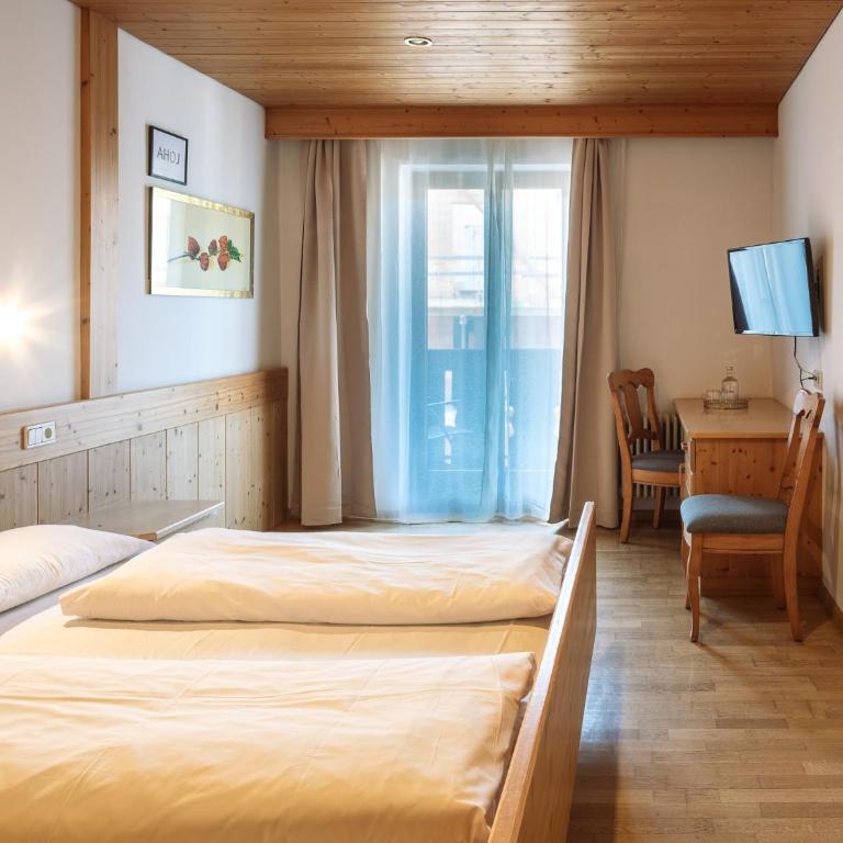 Hotel Hello - Camera Matrimoniale con Balcone - 5