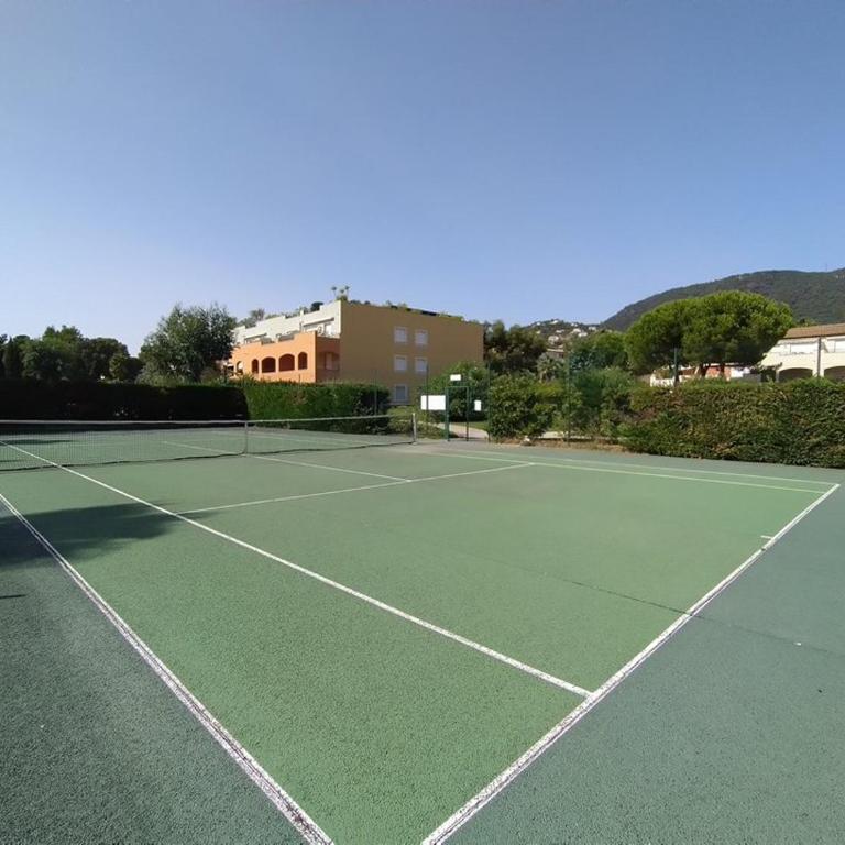 Bel appartement pour 6 personnes dans résidence avec piscine 500 m plage - Appartement 2 Chambres - 10