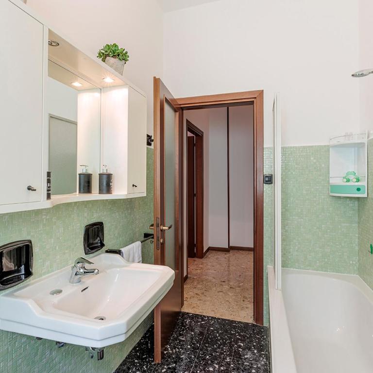 Arena Living BGY Apartment - Apartment - 15