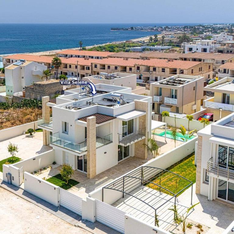 Villa Selene by Villa Plus - Villa - 2