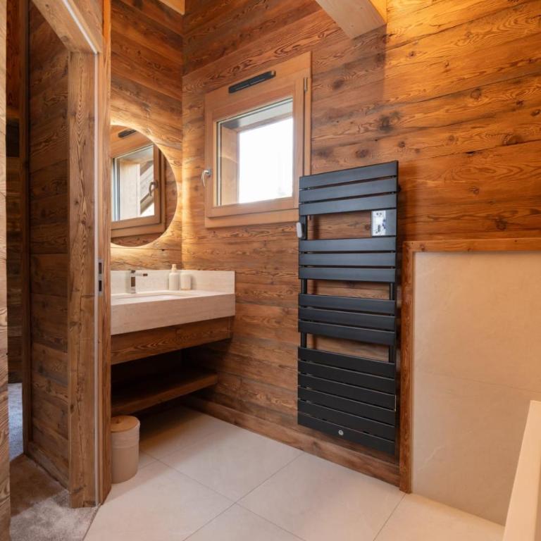 Le Refuge de Lola Chalet familial avec jacuzzi salle de jeux & cheminé - Chalet - 18