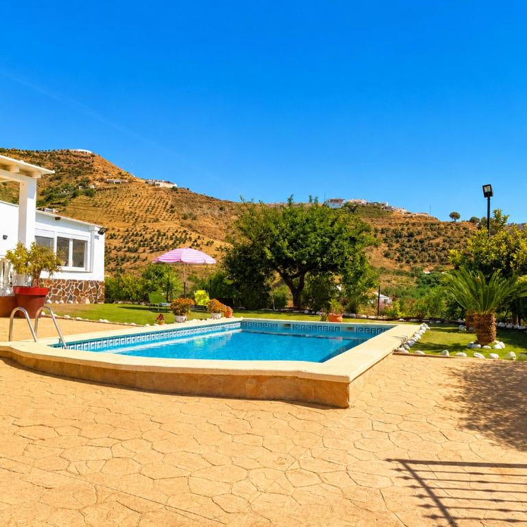 Cortijo las Flores con piscina privada - Casa - 15