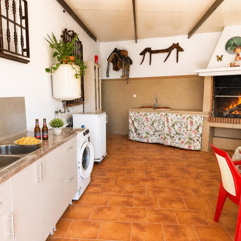 Cortijo las Flores con piscina privada - Casa - 16