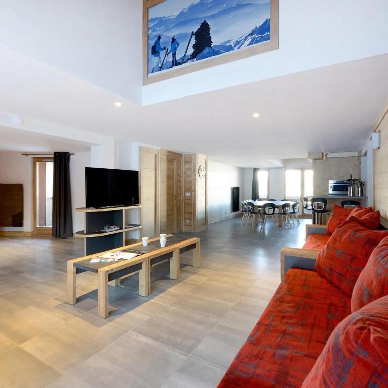 Grand appartement rénové pour 15 pers. · Proche pistes · Espace bien-être - Five-Bedroom Apartment - 1