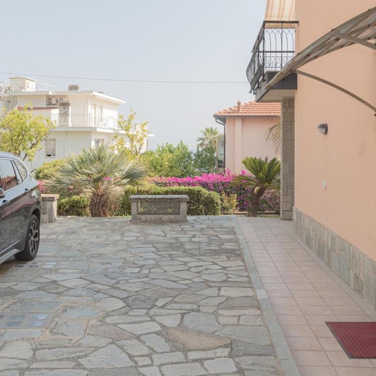 Sea Garden Sanremo Tre Ponti Prestige 4 Beds Private Parking - Casa con 2 Camere da Letto - 29