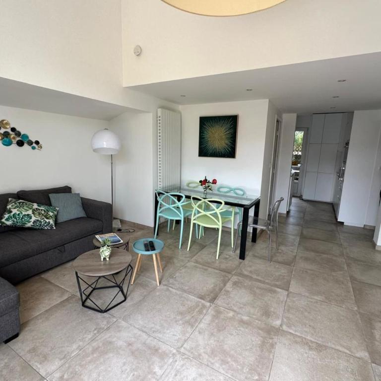 Pretty harbour house with garden - Maison de Vacances - 3