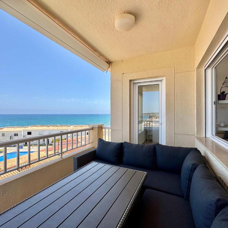 Beachfront 1-Bed Apt Sea View Orihuela Costa - Apartamento - 3