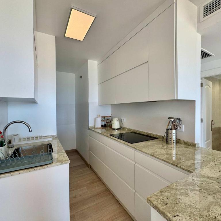 Beachfront 1-Bed Apt Sea View Orihuela Costa - Apartamento - 8