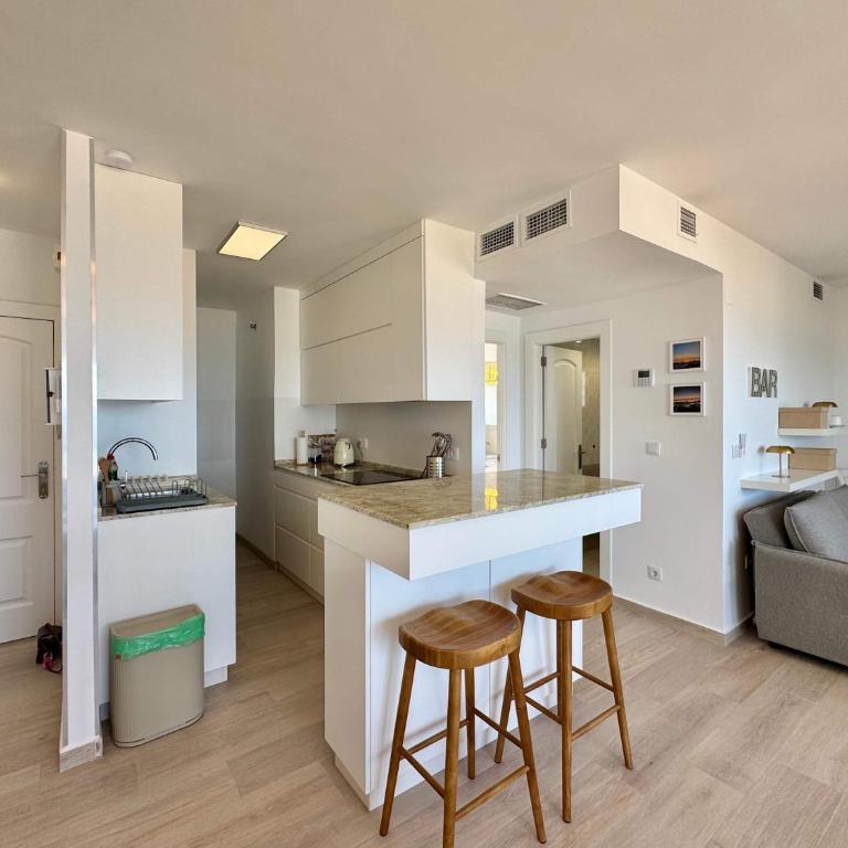Beachfront 1-Bed Apt Sea View Orihuela Costa - Apartamento - 9