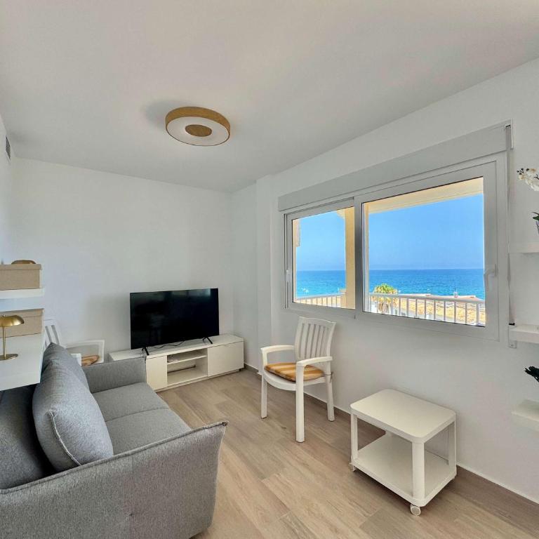 Beachfront 1-Bed Apt Sea View Orihuela Costa - Apartamento - 10