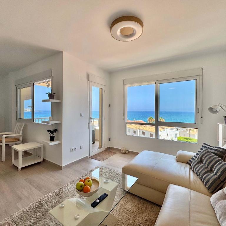 Beachfront 1-Bed Apt Sea View Orihuela Costa - Apartamento - 11