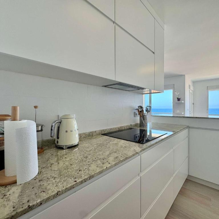 Beachfront 1-Bed Apt Sea View Orihuela Costa - Apartamento - 13