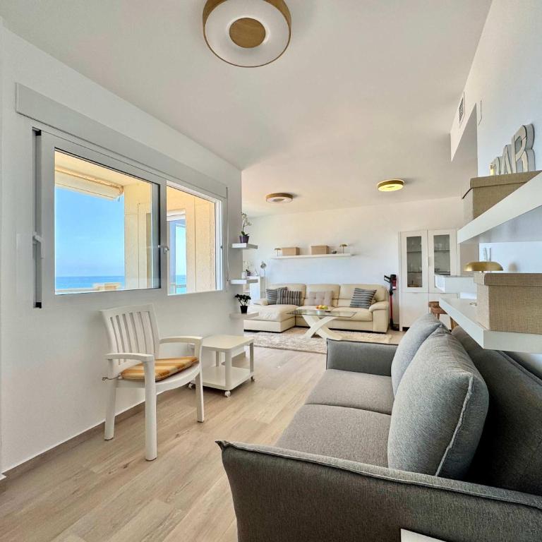 Beachfront 1-Bed Apt Sea View Orihuela Costa - Apartamento - 12