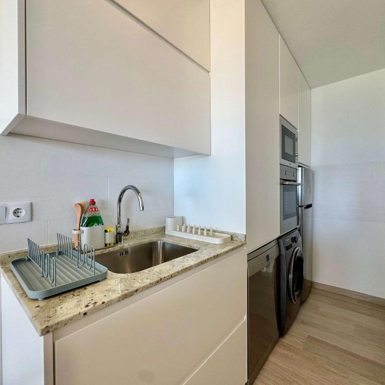 Beachfront 1-Bed Apt Sea View Orihuela Costa - Apartamento - 15