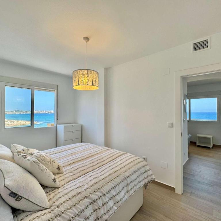 Beachfront 1-Bed Apt Sea View Orihuela Costa - Apartamento - 20