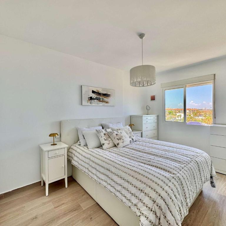 Beachfront 1-Bed Apt Sea View Orihuela Costa - Apartamento - 22