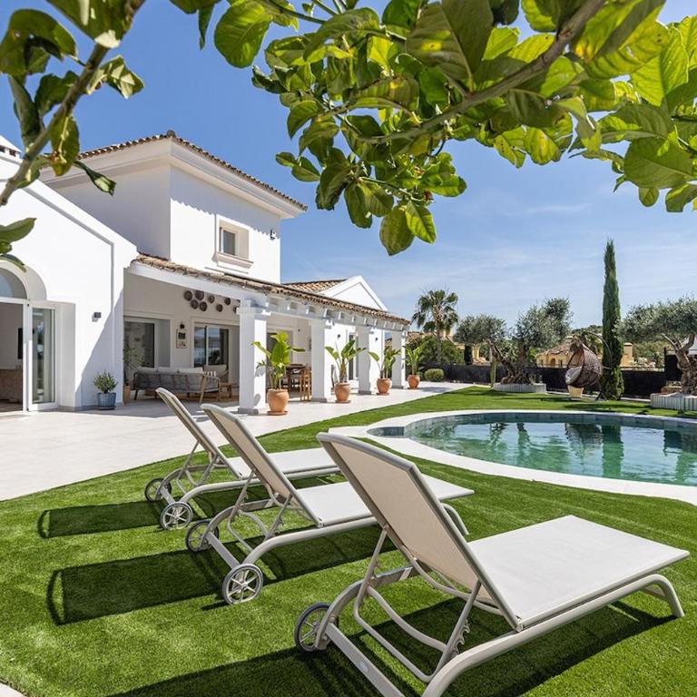 Villa close to the beach sea views - Villa - 27