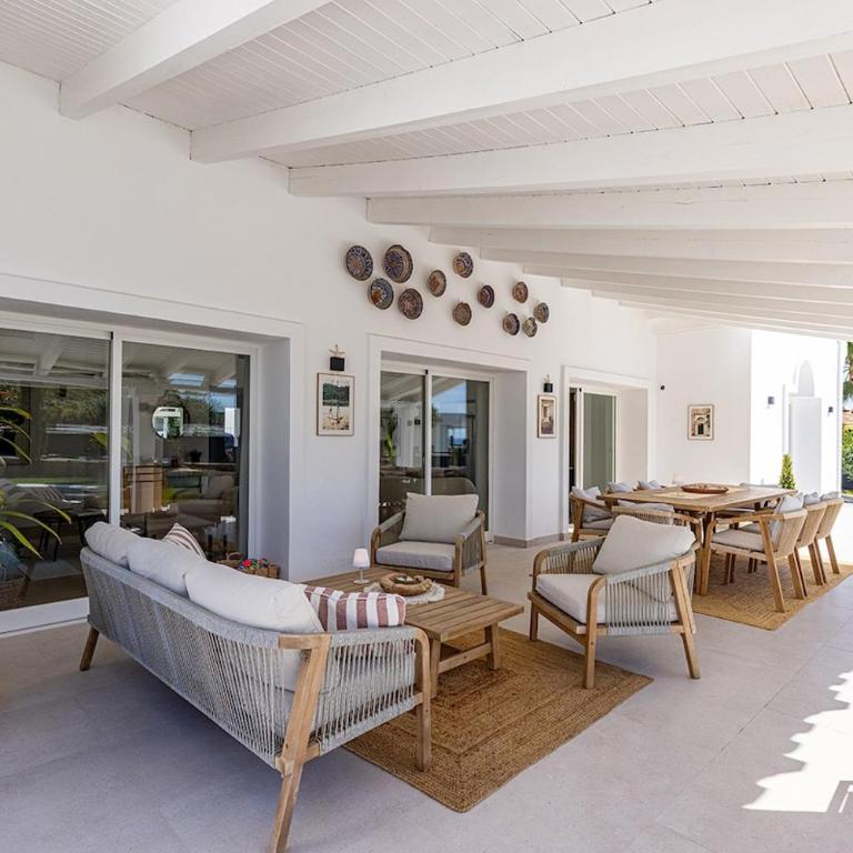 Villa close to the beach sea views - Villa - 76