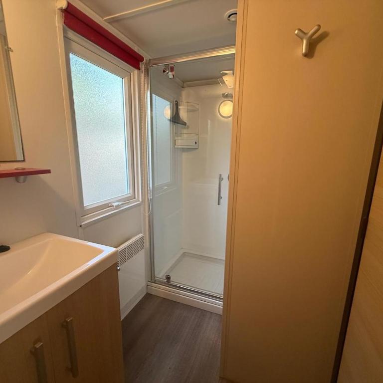 Chalets with kitchen outside at Camping Leï Suves - JoyCasa - Chalet 2 Chambres - 10