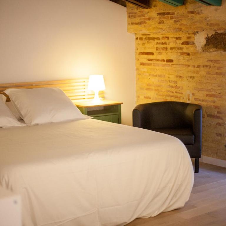 Host & Home - Deluxe Room - 4