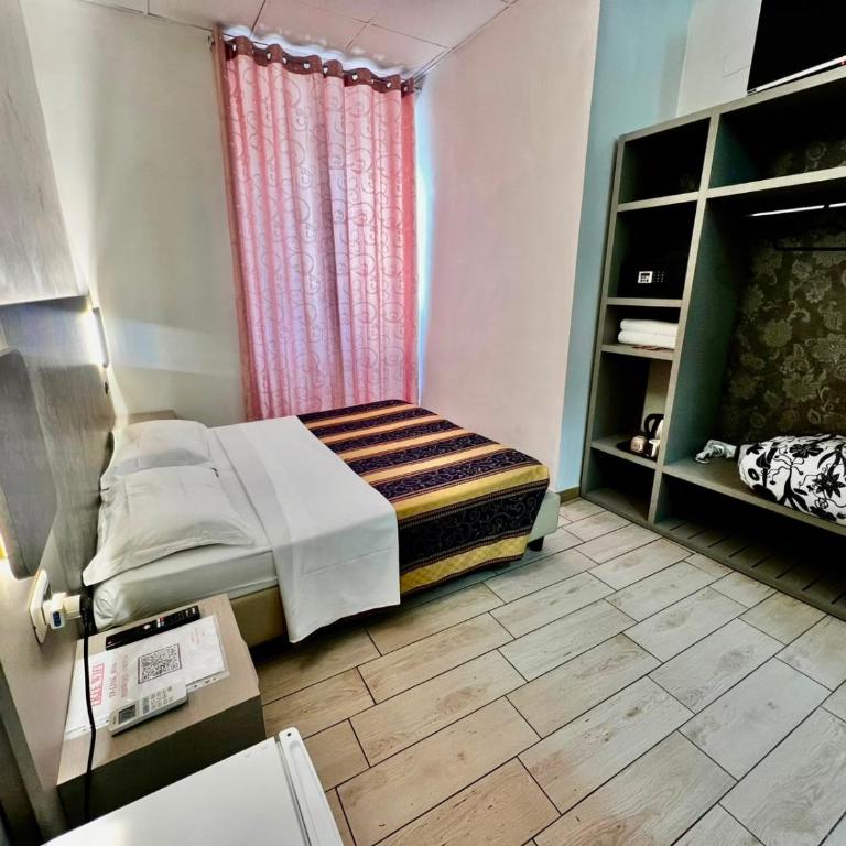Hotel principe - Camera Matrimoniale con Bagno Privato - 13