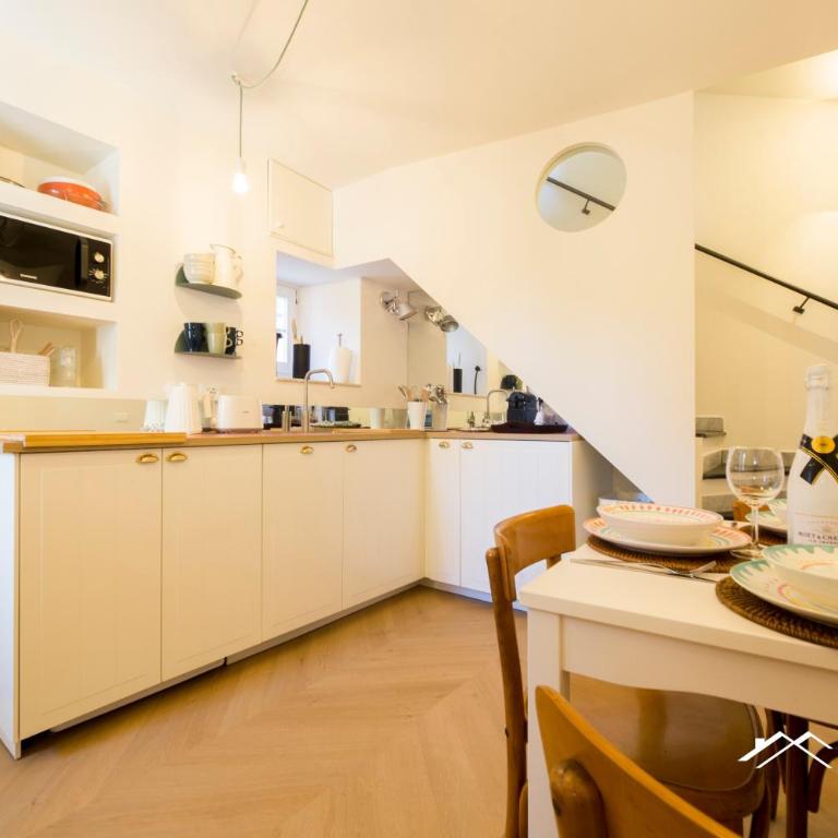 Beach 2Min | 2BR| WIFI|A/C| by Tilo - Appartamento Deluxe con 2 Camere da Letto e Balcone - 28