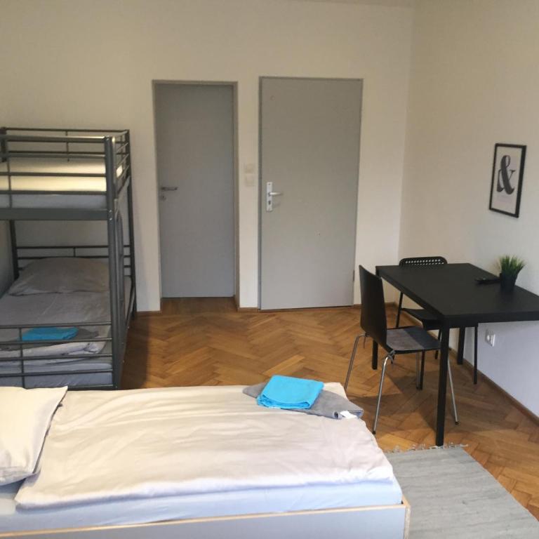 P63 City Rooms Nürnberg Center - Vierbettzimmer - 12