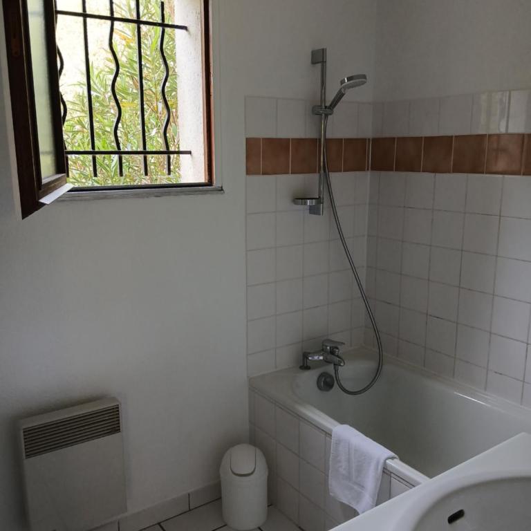 Duplex T3 2 étoiles bord de lac 65mcarrés - Appartement en Duplex - 9