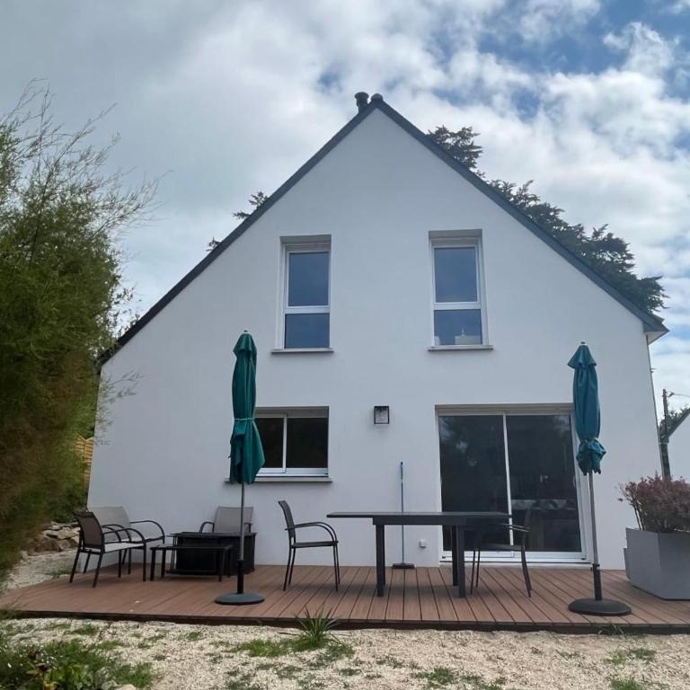 Maison Tamaris avec jardin et clos - Four-Bedroom House - 5