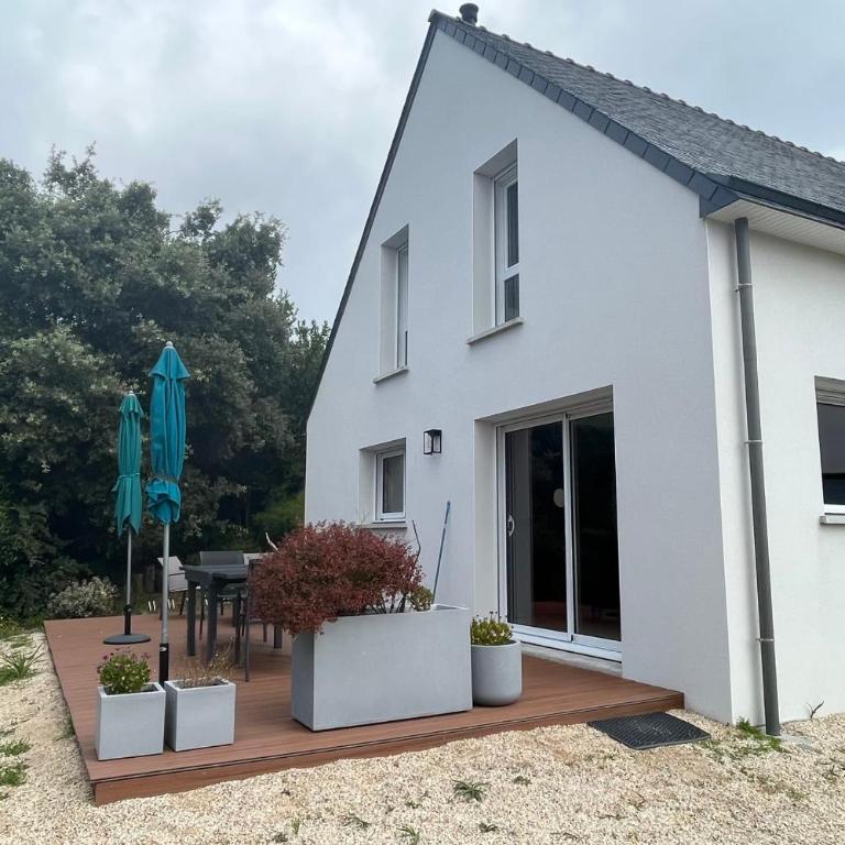 Maison Tamaris avec jardin et clos - Four-Bedroom House - 7