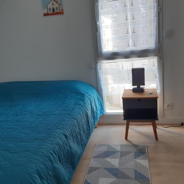 Maison Tamaris avec jardin et clos - Four-Bedroom House - 14
