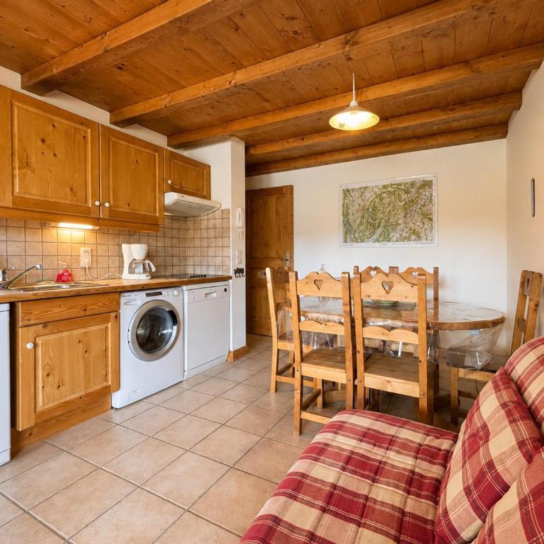 Appartement confortable à proximité du Cernix avec balcon et parking - Two-Bedroom Apartment - 1