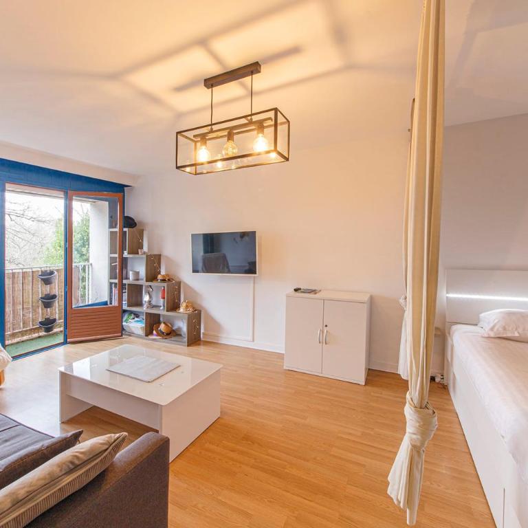 Frémur - Wifi - Parking - Balcon - Studio - 6