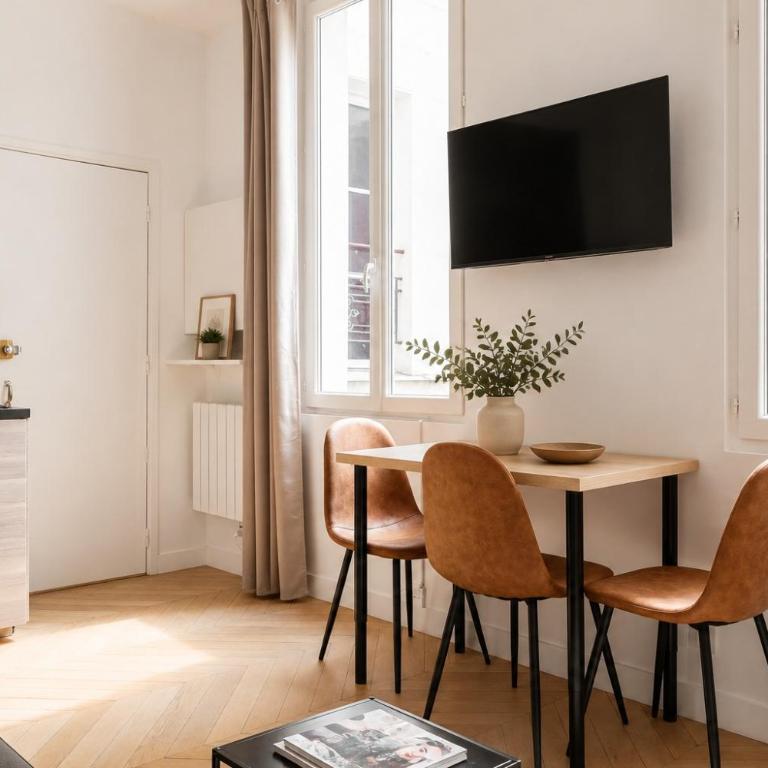TheBlueStay 350 - Stunning Apt in République - Appartement - 2