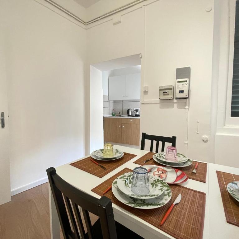 Heart of Genoa - Balcony Amazing Views - 5th Floor - No Elevator - ALWAYS OPEN - Appartamento con 3 Camere da Letto e con Balcone - 13
